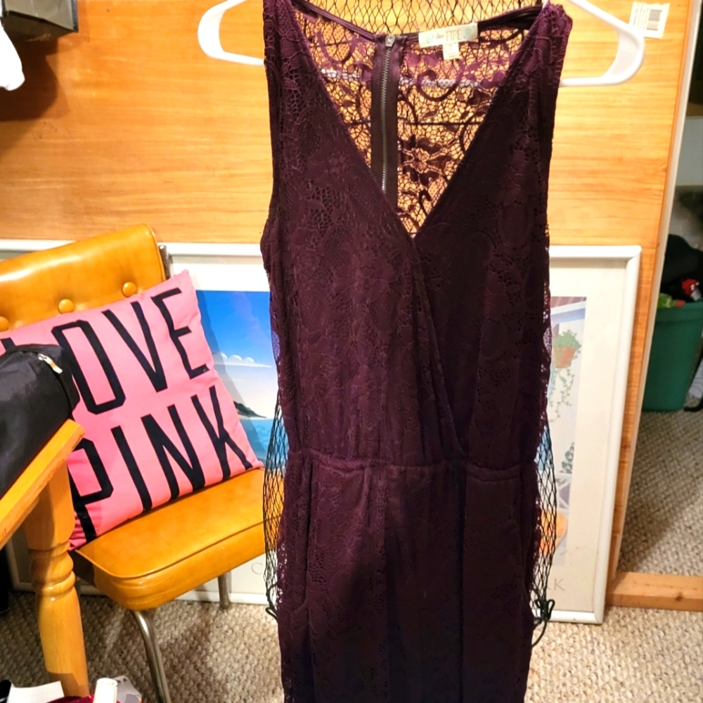 Women’s Lace Sleeveless Jumpsuit in Deep Plum